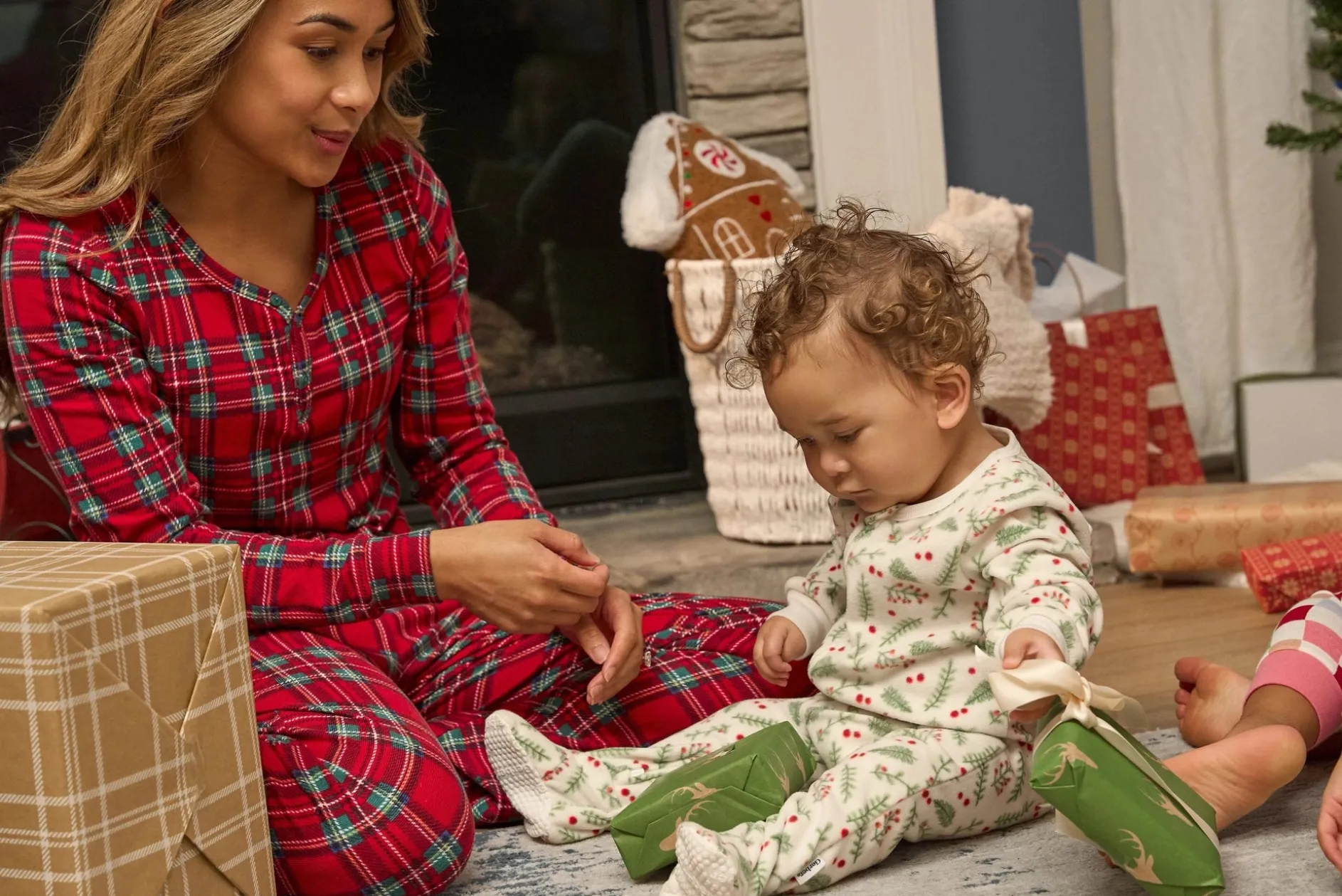 Baby & Toddler Neutral Mistletoe Footed Fleece Pajamas