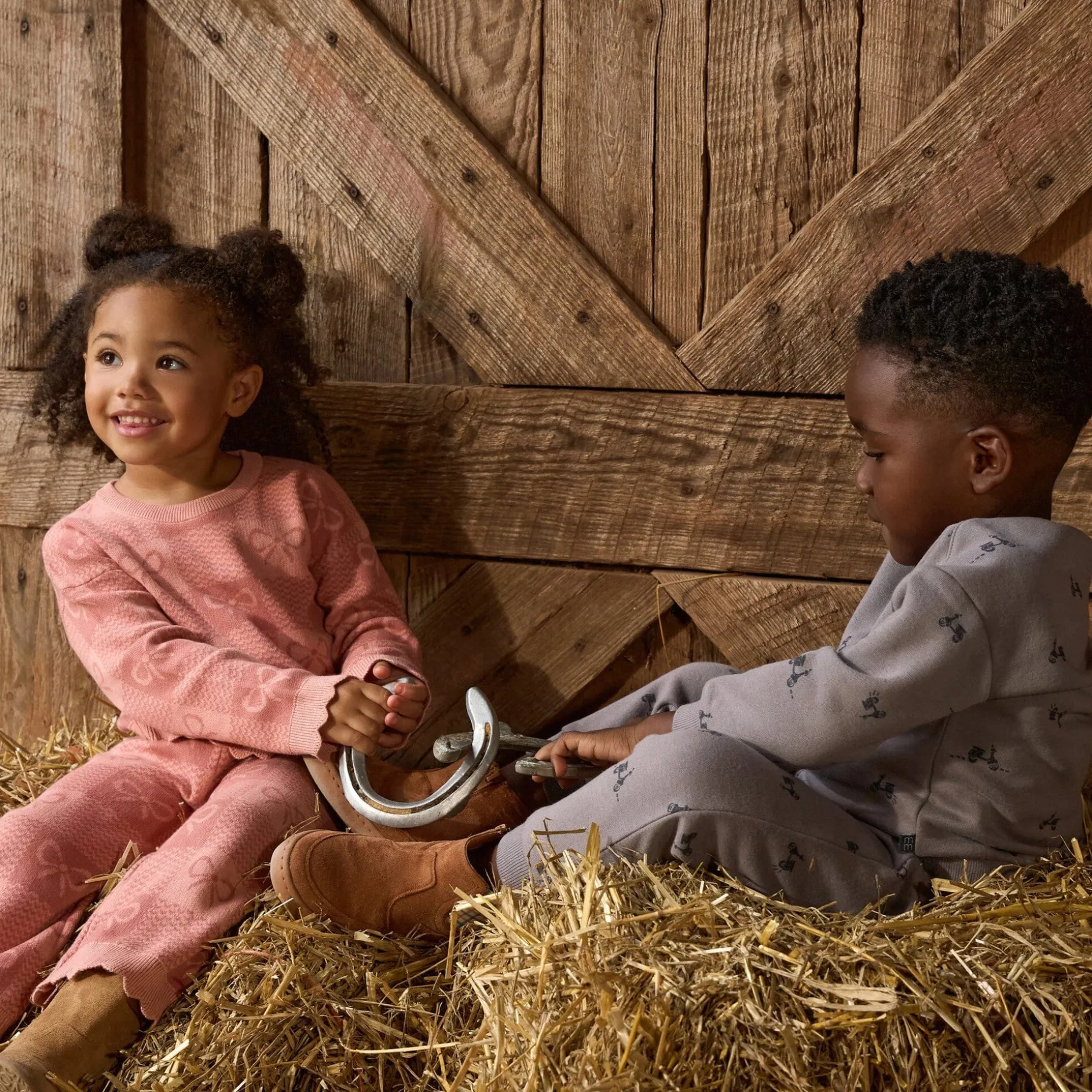2-Piece Girls Pink Bows Check Sweater Top and Pant Set